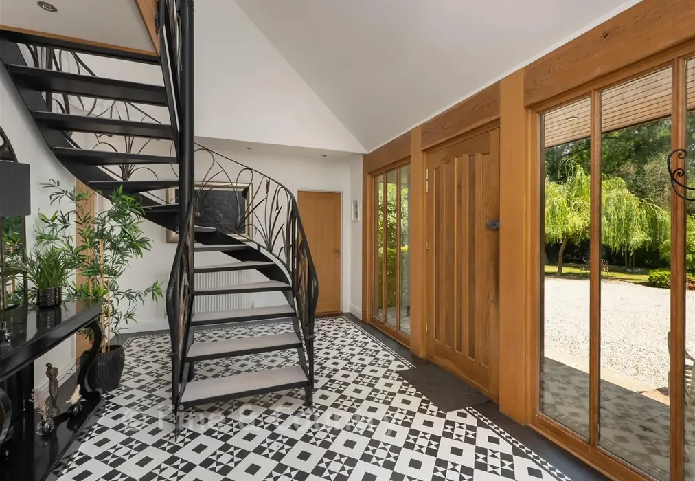 Entrance Hall - Willow Road, Whitstable, Kent - Wards of Kent