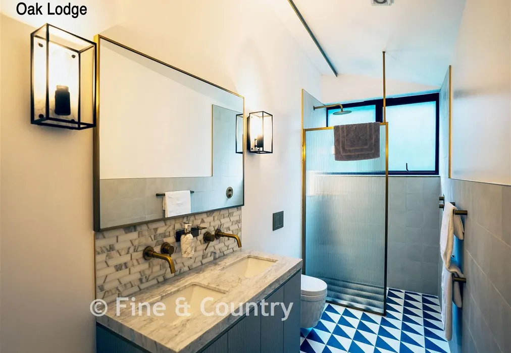 Oak Lodge Shower Room - Willow Road, Whitstable, Kent - Wards of Kent