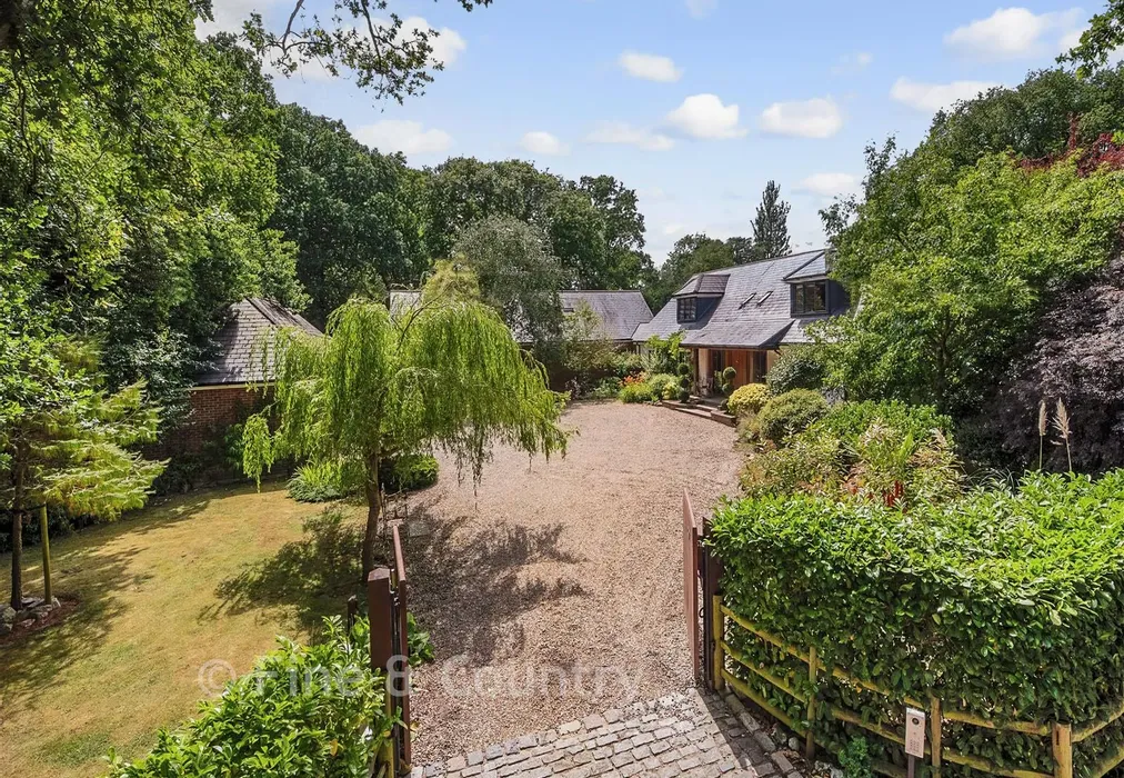Driveway - Willow Road, Whitstable, Kent - Wards of Kent