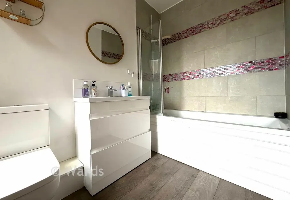 Bathroom New - Tonbridge Road, Hildenborough, Tonbridge, Kent - Wards of Kent