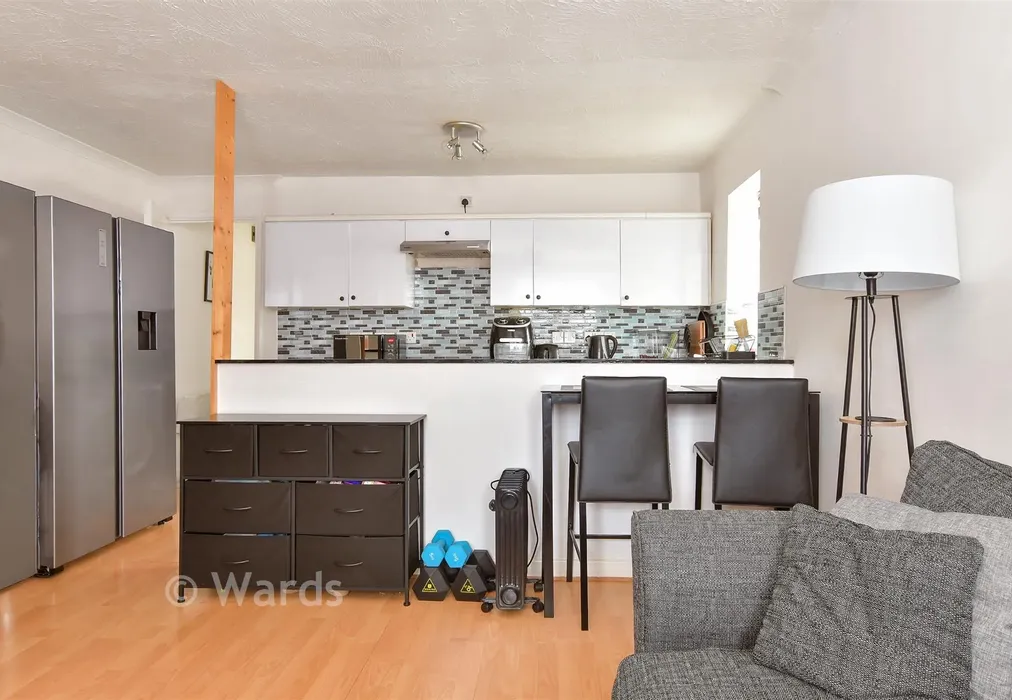 Lounge - Willowside, Snodland, Kent - Wards of Kent