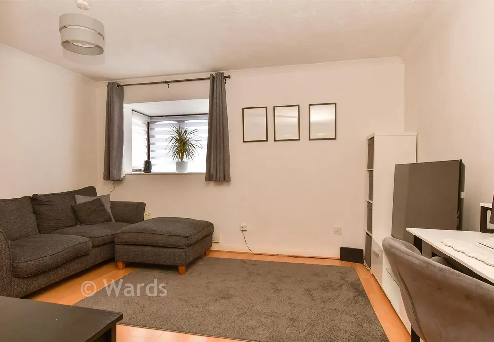 Lounge - Willowside, Snodland, Kent - Wards of Kent