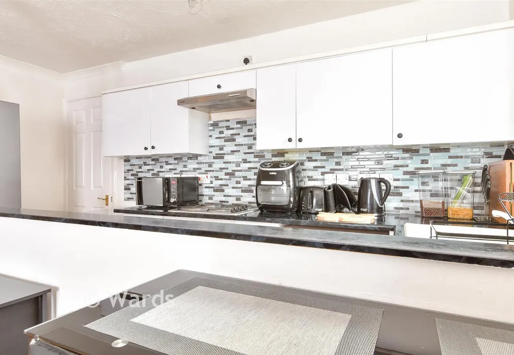 Kitchen - Willowside, Snodland, Kent - Wards of Kent