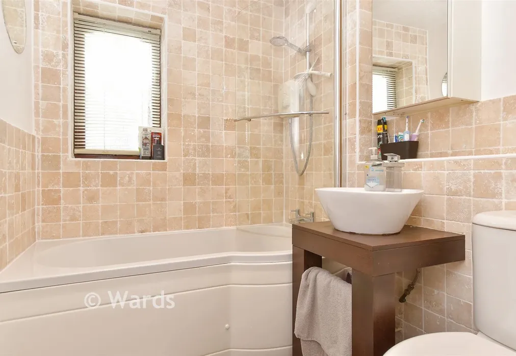 Bathroom - Willowside, Snodland, Kent - Wards of Kent
