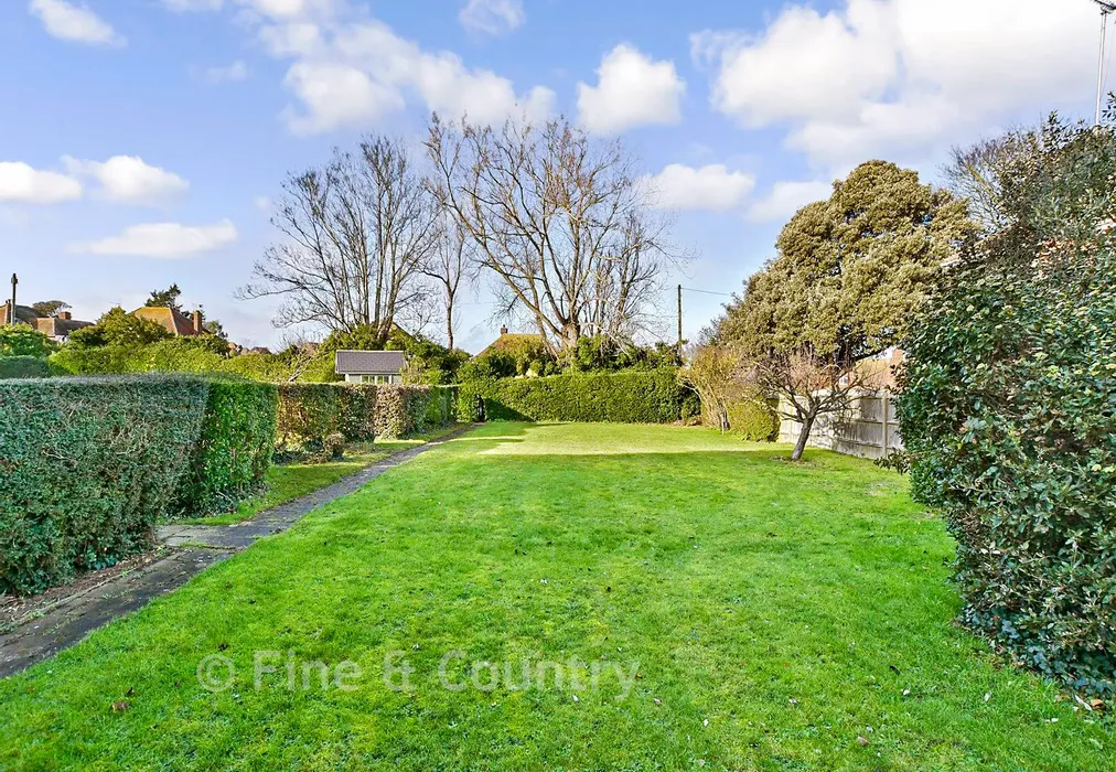 Rear Garden - Kingsgate Avenue, Broadstairs, Kent - Wards of Kent