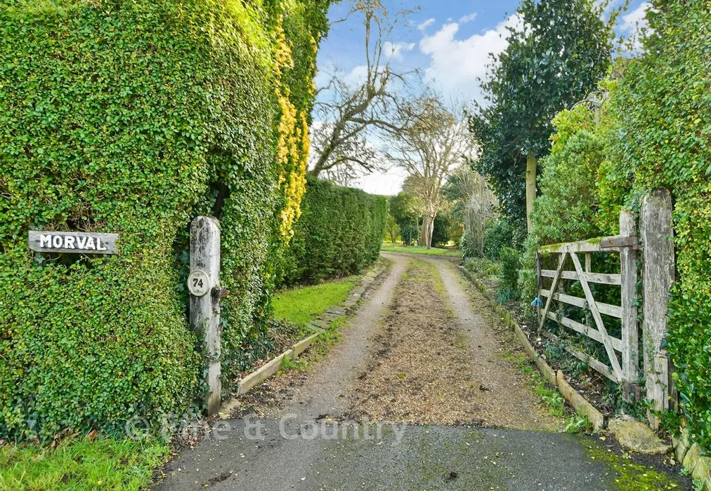 Driveway/Parking - Kingsgate Avenue, Broadstairs, Kent - Wards of Kent