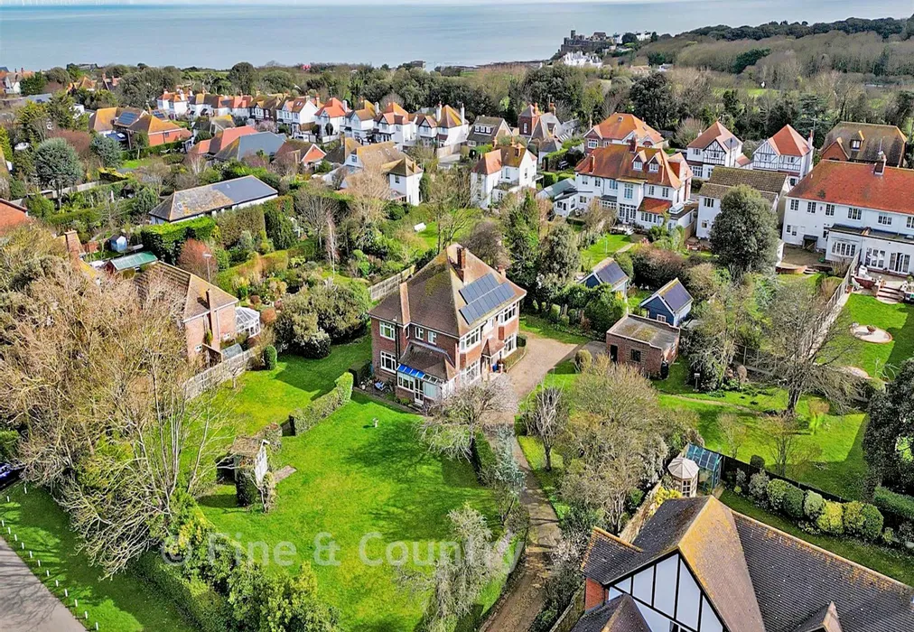 Aerial View - Kingsgate Avenue, Broadstairs, Kent - Wards of Kent