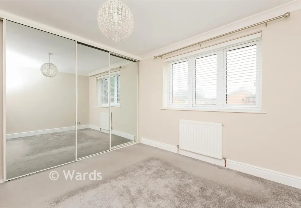 Bedroom 1 - The Briars, West Kingsdown, Sevenoaks, Kent - Wards of Kent