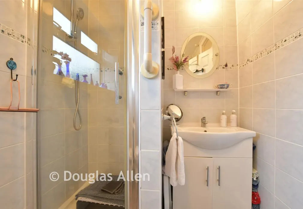 Shower Room - Roseberry Gardens, Upminster, Essex - Wards of Kent