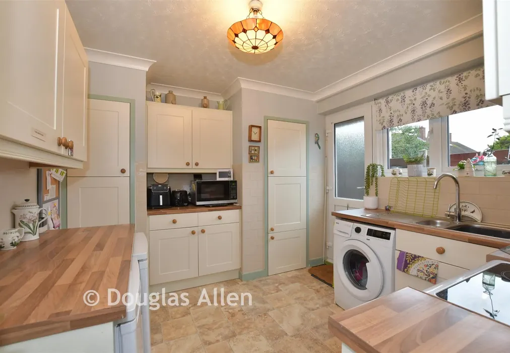 Kitchen - Roseberry Gardens, Upminster, Essex - Wards of Kent
