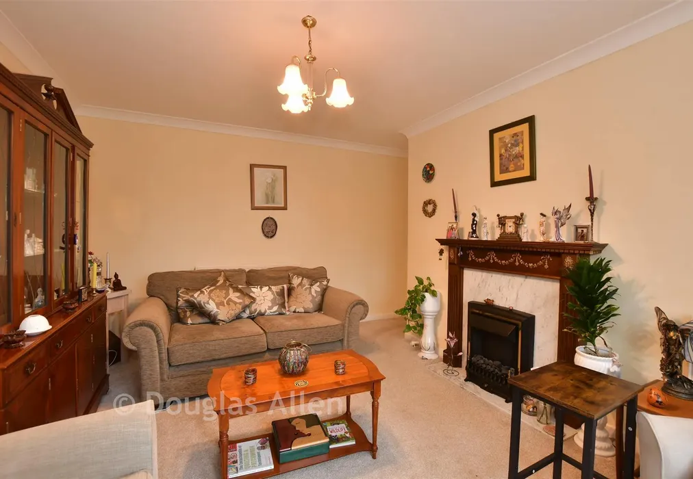 Lounge/Dining Room - Roseberry Gardens, Upminster, Essex - Wards of Kent