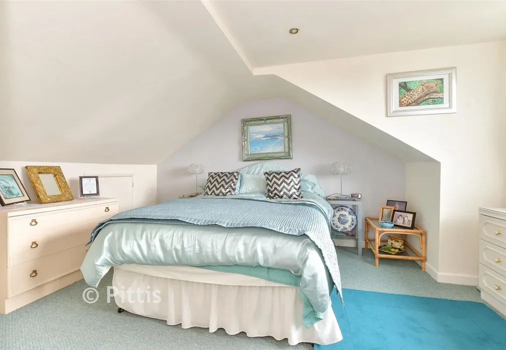 Bedroom 2 - Gills Cliff Road, Ventnor, Isle of Wight - Wards of Kent