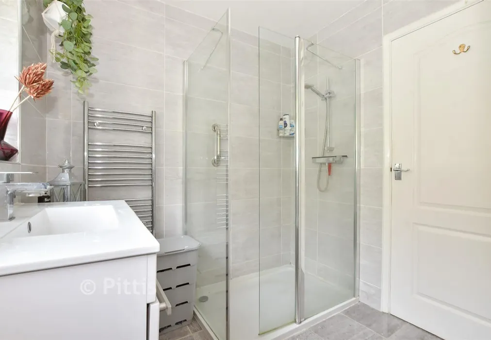 Shower Room - Gills Cliff Road, Ventnor, Isle of Wight - Wards of Kent