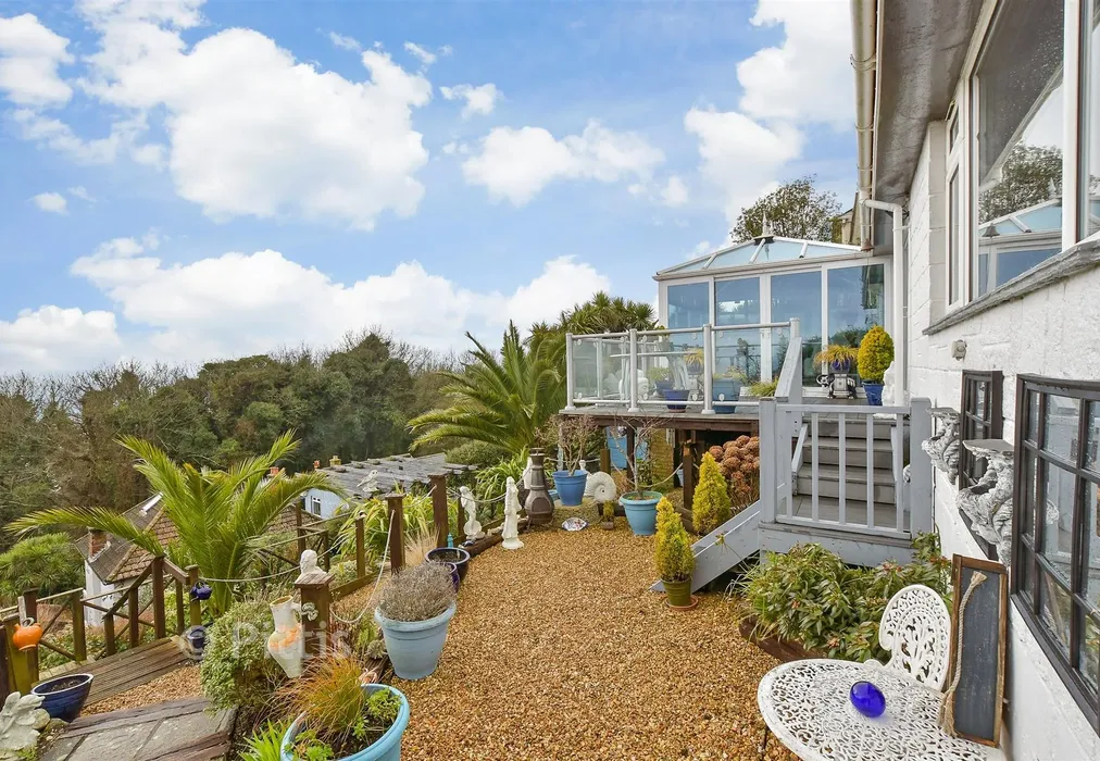 Rear Garden - Gills Cliff Road, Ventnor, Isle of Wight - Wards of Kent