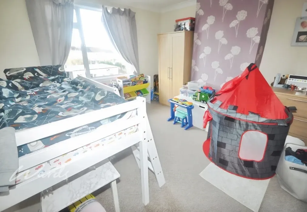 Bedroom 2 - Northridge Road Gravesend DA12 - Wards of Kent