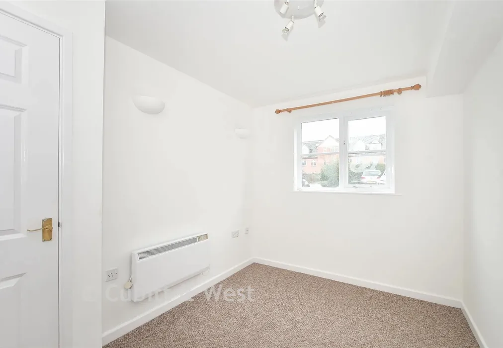 Bedroom 2 - Framfield Road, Uckfield, East Sussex - Wards of Kent