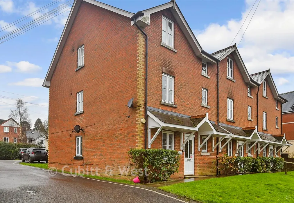 Front - Framfield Road, Uckfield, East Sussex - Wards of Kent