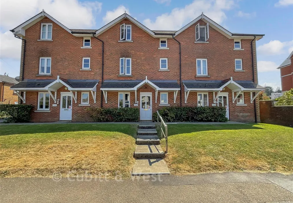 Front - Framfield Road, Uckfield, East Sussex - Wards of Kent