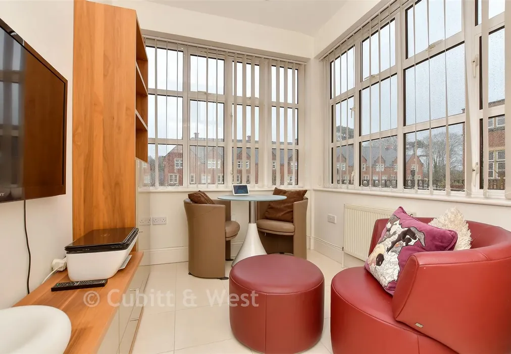 Study - Lavender Close, Leatherhead, Surrey - Wards of Kent