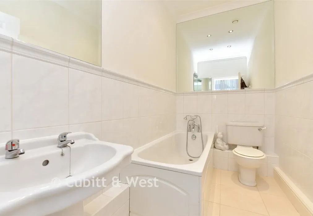 Bathroom - Lavender Close, Leatherhead, Surrey - Wards of Kent