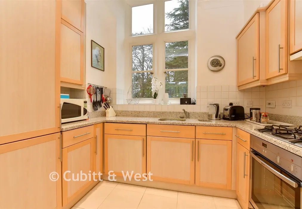Kitchen - Lavender Close, Leatherhead, Surrey - Wards of Kent