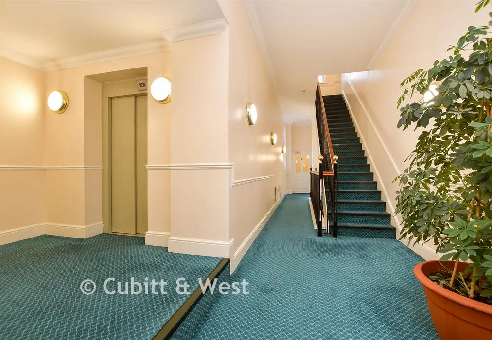 Internal Lifestyle Photograph - Lavender Close, Leatherhead, Surrey - Wards of Kent