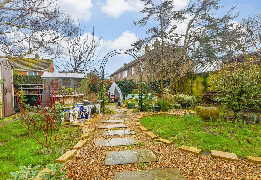 Rear Garden - Church Lane, New Romney, Kent - Wards of Kent