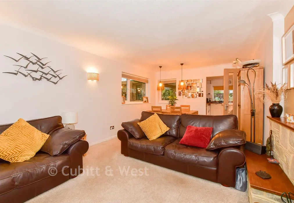 Lounge/Dining Room - Horsham Road, Rusper, West Sussex - Wards of Kent