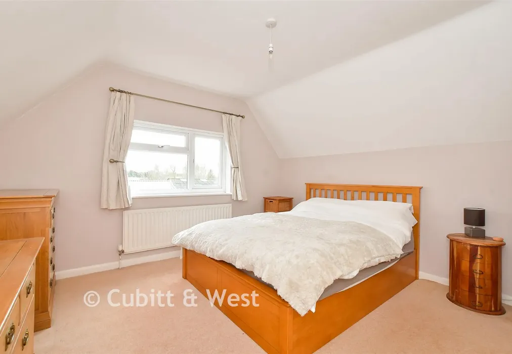 Bedroom 1 - Chalk Lane, Sidlesham, Chichester, West Sussex - Wards of Kent