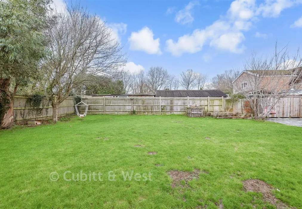 Rear Garden - Chalk Lane, Sidlesham, Chichester, West Sussex - Wards of Kent