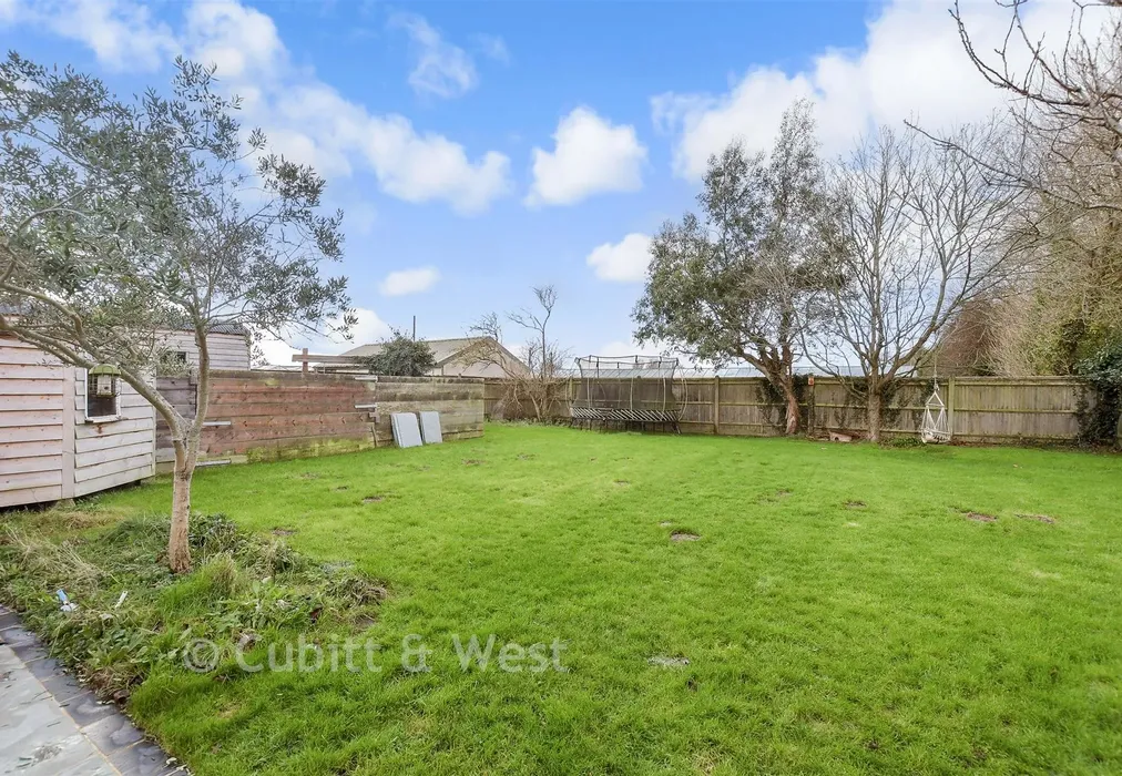 Rear Garden - Chalk Lane, Sidlesham, Chichester, West Sussex - Wards of Kent