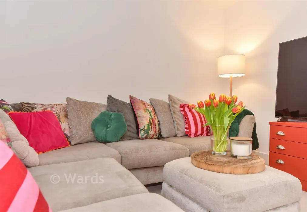 Internal Lifestyle Photograph - Ransley Field, High Halden, Ashford, Kent - Wards of Kent