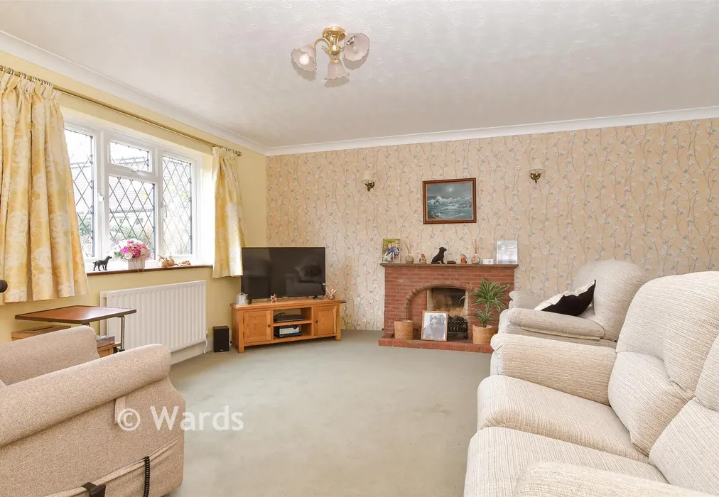 Lounge/Diner - Bumbles Close, Rochester, Kent - Wards of Kent