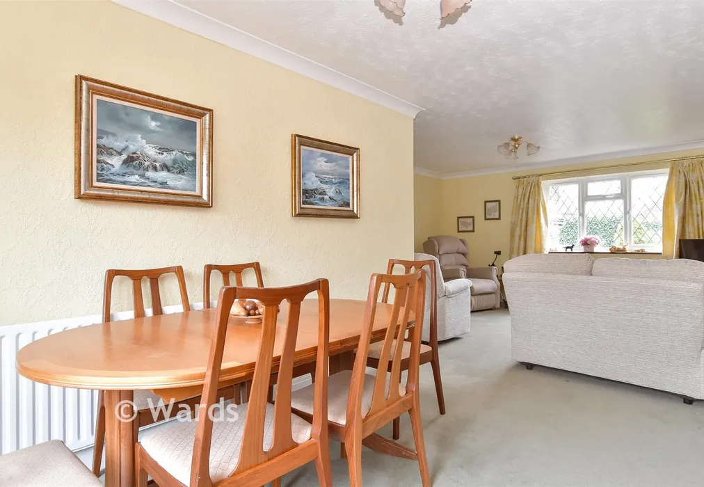 Lounge/Diner - Bumbles Close, Rochester, Kent - Wards of Kent