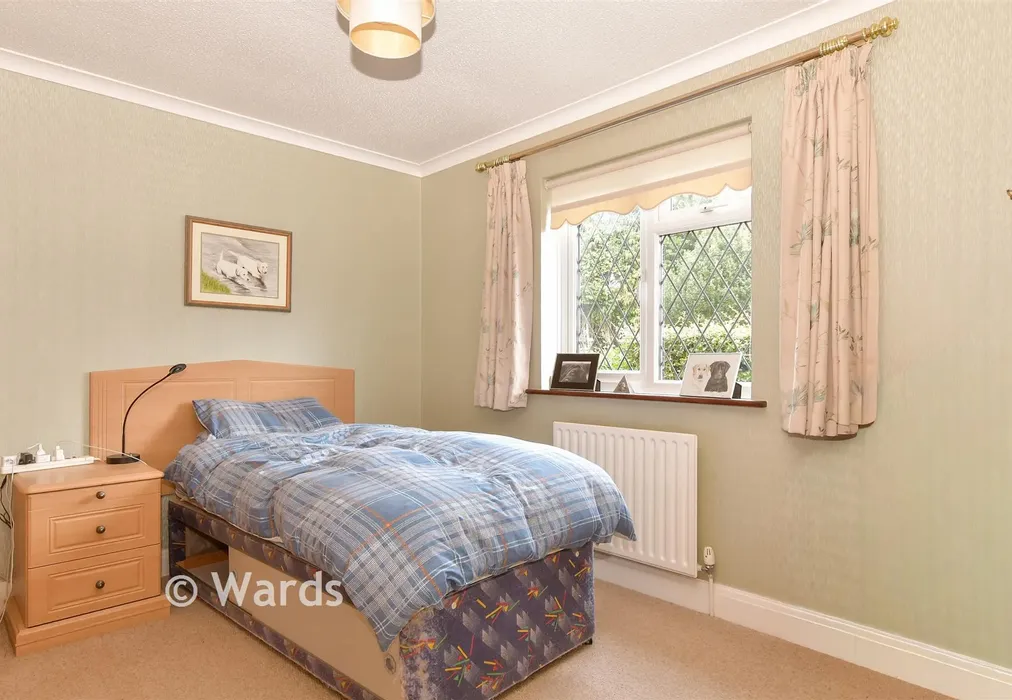 Bedroom 1 - Bumbles Close, Rochester, Kent - Wards of Kent