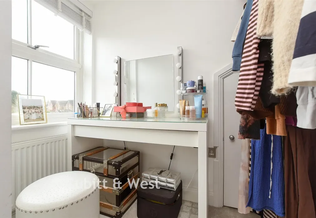 Dressing Area - Albert Road North, Reigate, Surrey - Wards of Kent