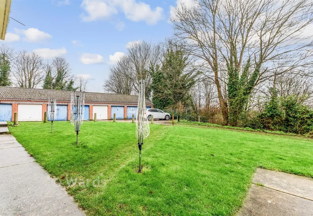 Communal Gardens - Sunderland Close, Rochester, Kent - Wards of Kent