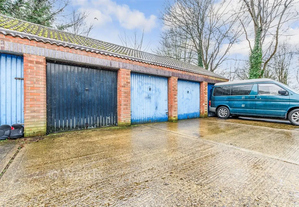 Garage - Sunderland Close, Rochester, Kent - Wards of Kent