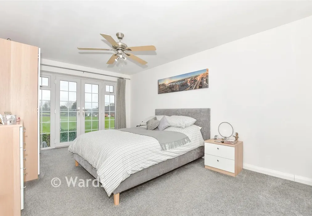 Bedroom 1 - Chapel Street, Ryarsh, West Malling, Kent - Wards of Kent