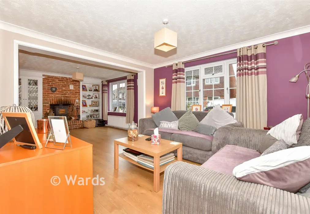 Lounge - Chapel Street, Ryarsh, West Malling, Kent - Wards of Kent