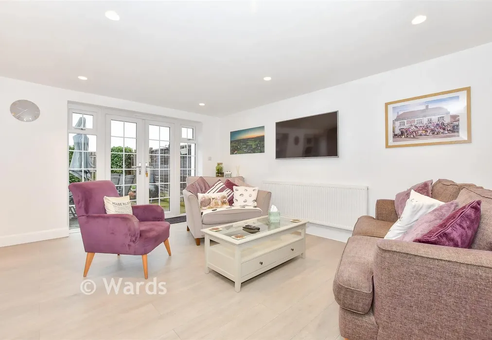 Family Area - Chapel Street, Ryarsh, West Malling, Kent - Wards of Kent