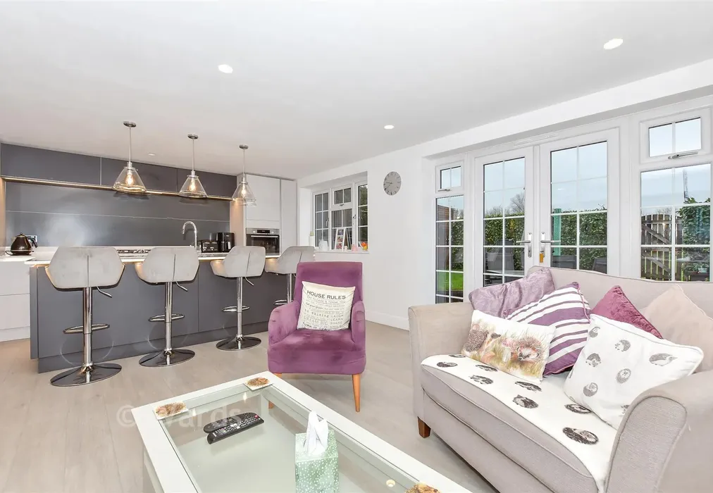 Family Area - Chapel Street, Ryarsh, West Malling, Kent - Wards of Kent