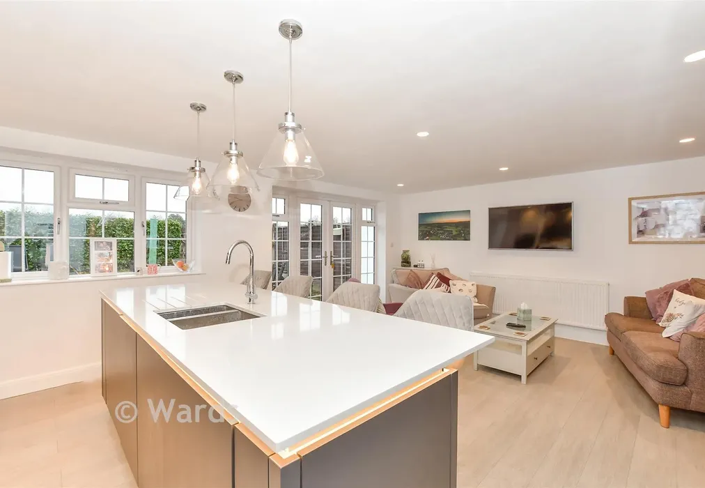 Kitchen - Chapel Street, Ryarsh, West Malling, Kent - Wards of Kent