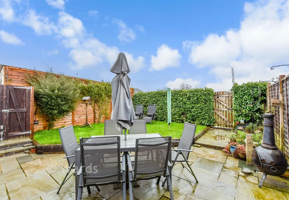 Rear Garden - Chapel Street, Ryarsh, West Malling, Kent - Wards of Kent