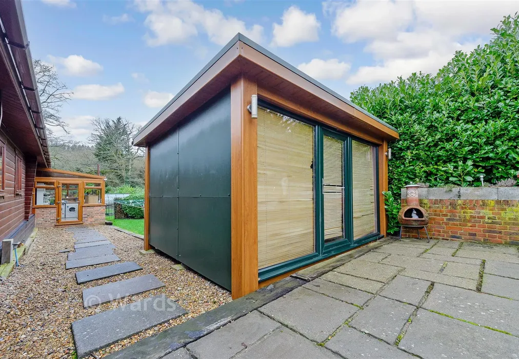 Workshop/Outbuildings - Knatts Valley Road, Knatts Valley, Sevenoaks, Kent - Wards of Kent