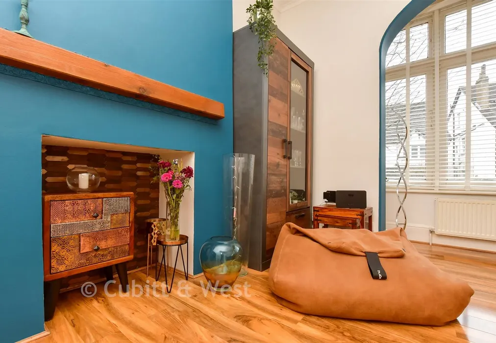 Internal Lifestyle Photograph - Blenheim Crescent, South Croydon, Surrey - Wards of Kent