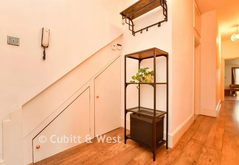 Entrance Hall - Blenheim Crescent, South Croydon, Surrey - Wards of Kent