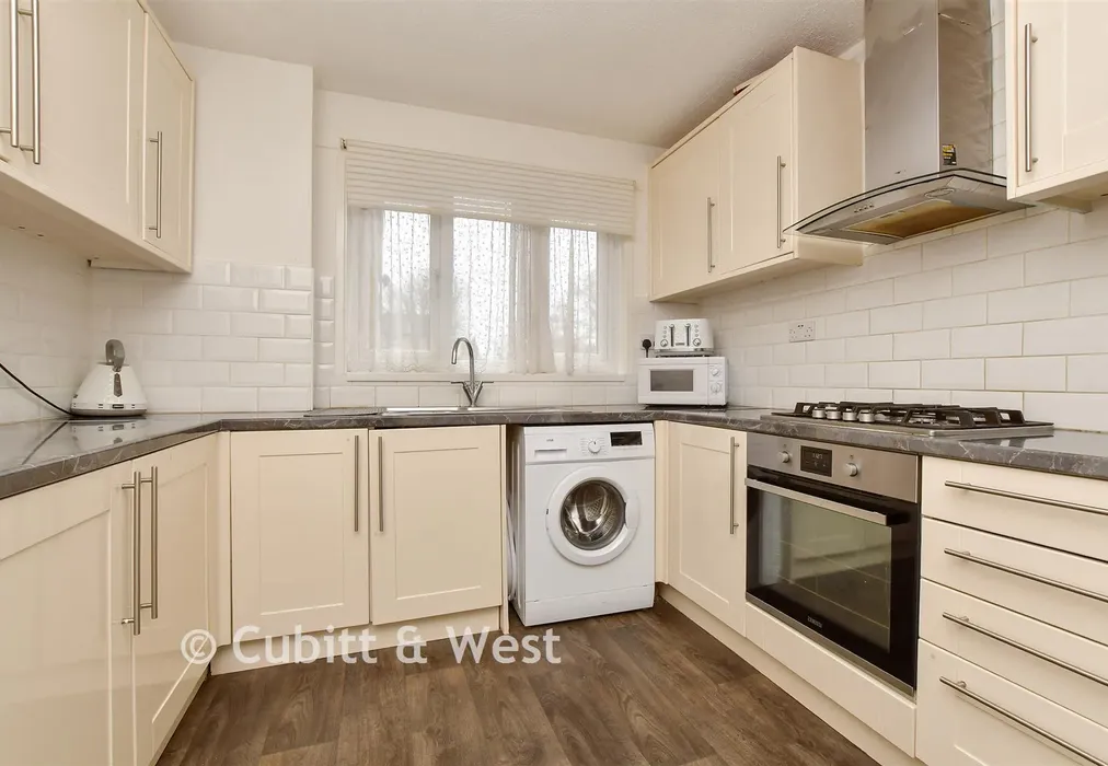 Kitchen / Diner - Clouston Close, Wallington, Surrey - Wards of Kent