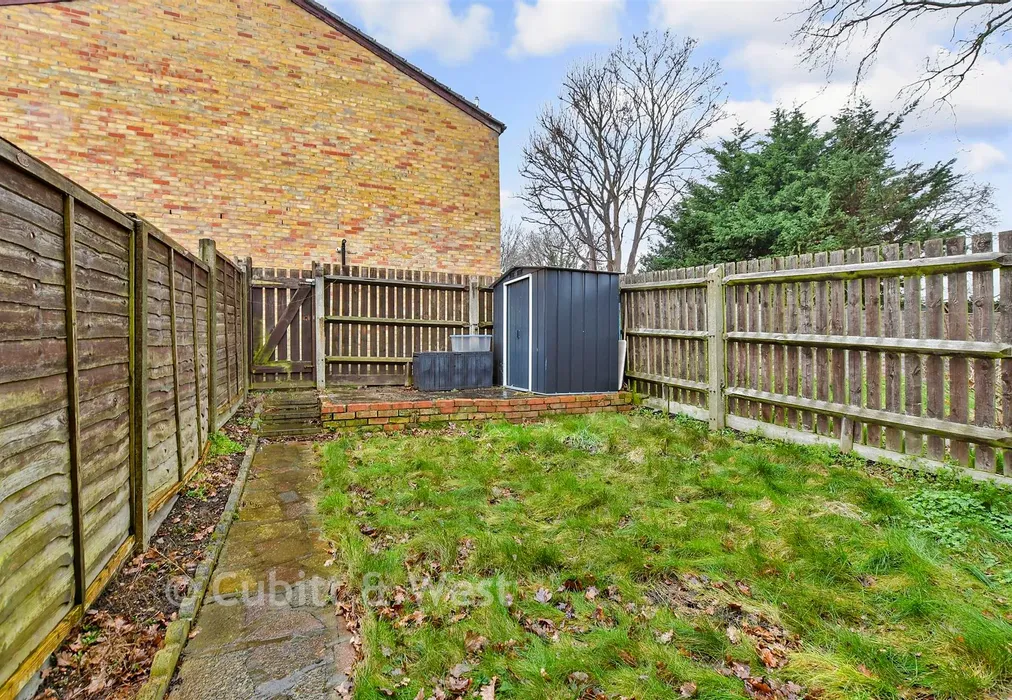 Rear Garden - Clouston Close, Wallington, Surrey - Wards of Kent