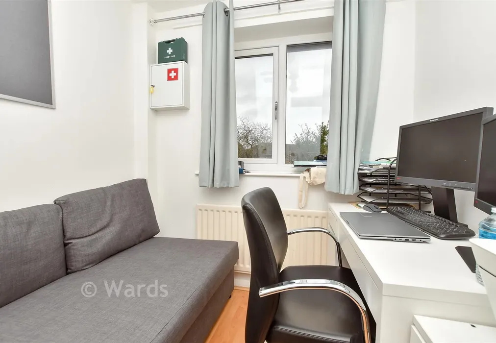 Bedroom 3 - Edyngham Close, Kemsley, Sittingbourne, Kent - Wards of Kent